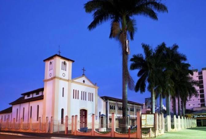 Hotel Golden Dolphin Com Cafe Da Manha! Piscinas 24H Калдас-Новас Экстерьер фото